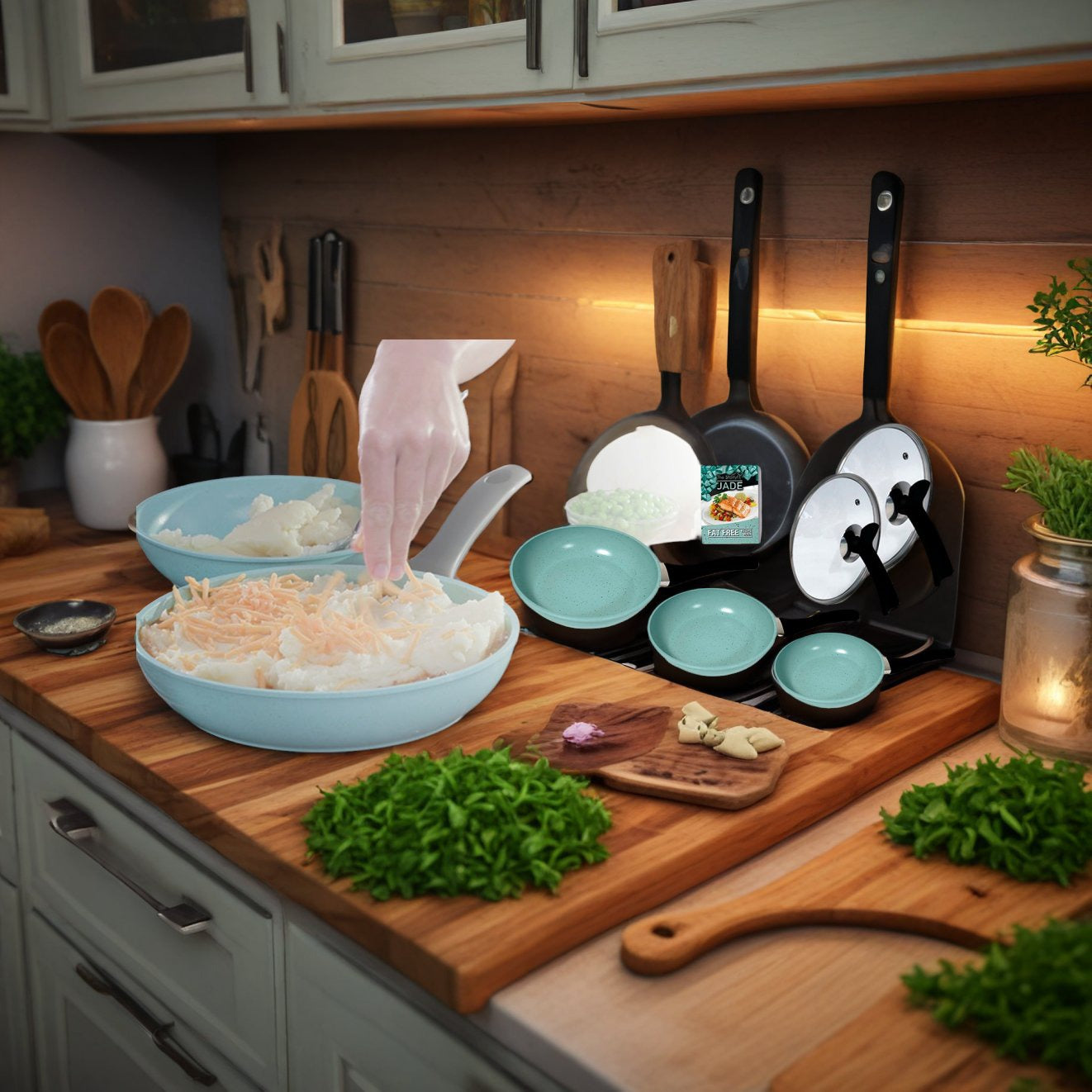 Jade Pans set of 5 a 398 LEU